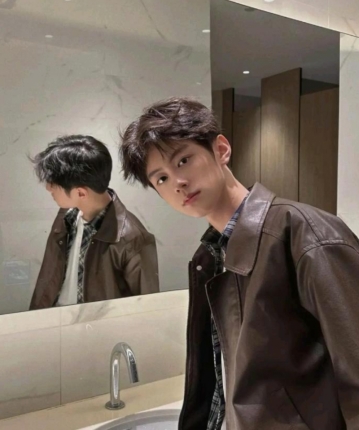 哼唧唧哼唧唧的头像