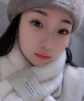 笑的小女孩的头像