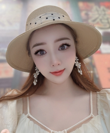 冷白皮气质白领的头像