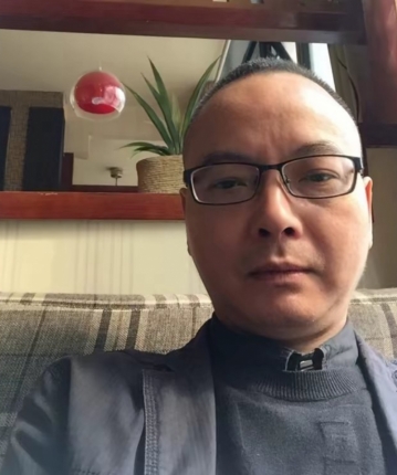 雕刻浪漫的头像