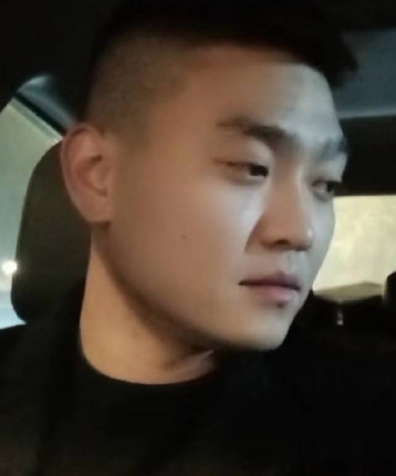 男人的嘴的头像