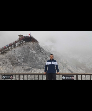 锯齿小白鲨的头像