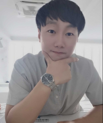 被吹风的牛的头像