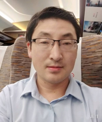 吕白的头像