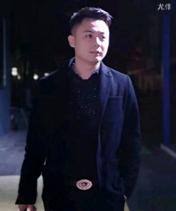 泽霖铭铭的头像