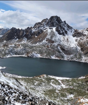 少年扶墙的头像