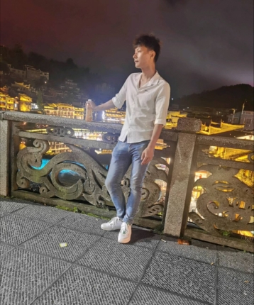 漆黑的夜的头像