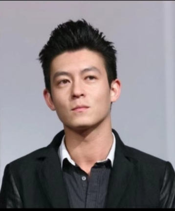 旅途中的男孩的头像