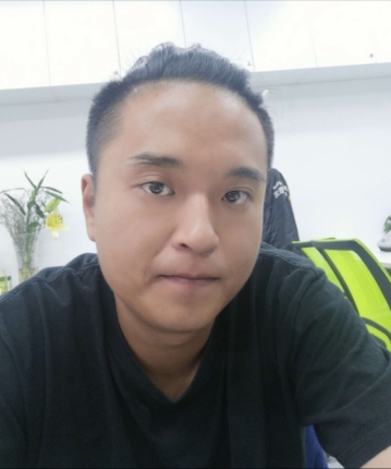 黢黑的头像