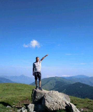 悠悠行走的头像