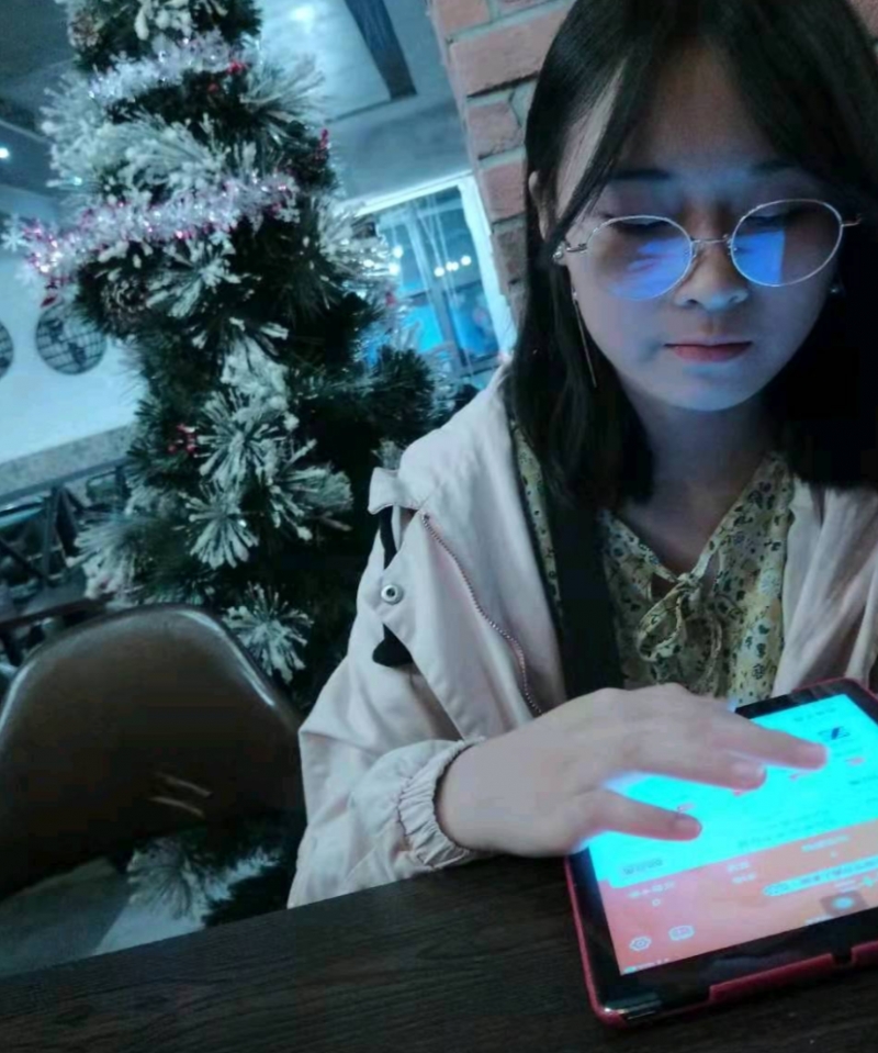 明艳的头像