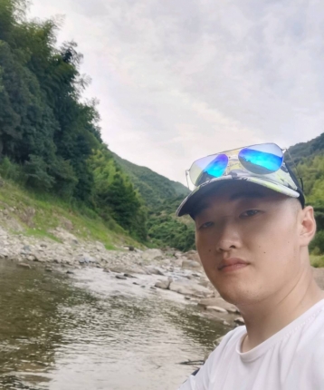 嗨嗨嗨嗨的头像