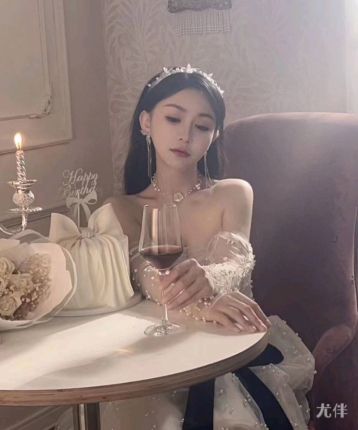 张馨儿的头像