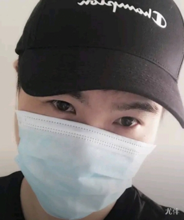 骑着蚂蚁逛大街的头像