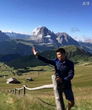 等猫的鱼的头像