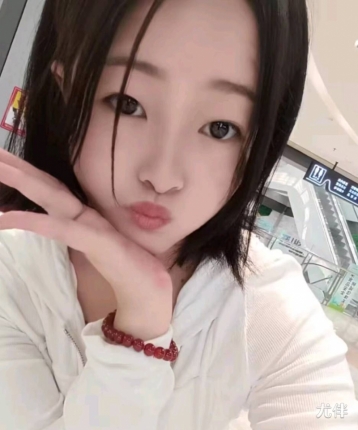 晚上的小猫咪的头像