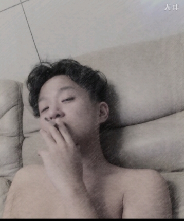 奔跑的长颈鹿的头像