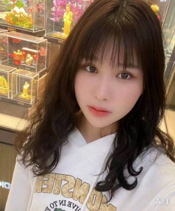 兔莓奶卷的头像