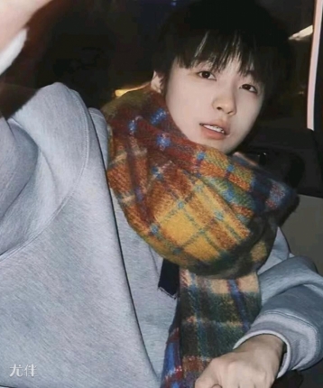 所爱隔纱的头像