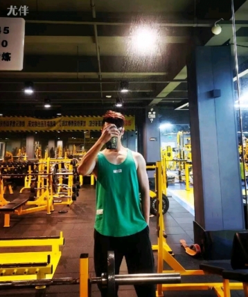 路过的背影的头像