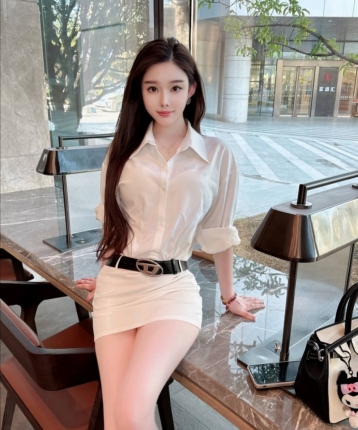 过时的小蜜蜂的头像