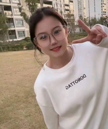 小不点，，，的头像