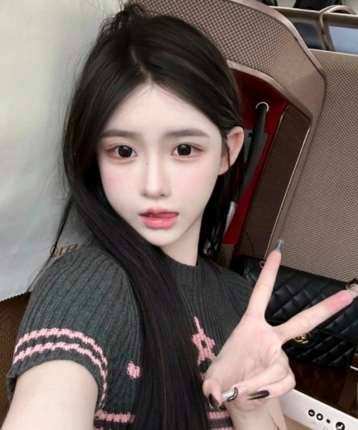 云朵上的棉花糖的头像