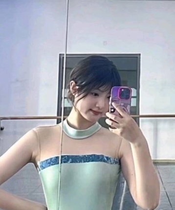 可爱不吃兔兔的头像