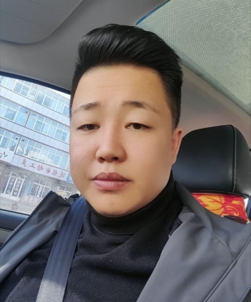 仄仄啧啧的头像