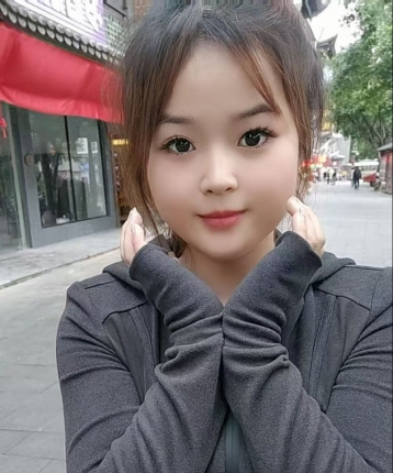 她还不懂的头像