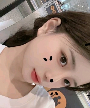 一只小咩咩的头像