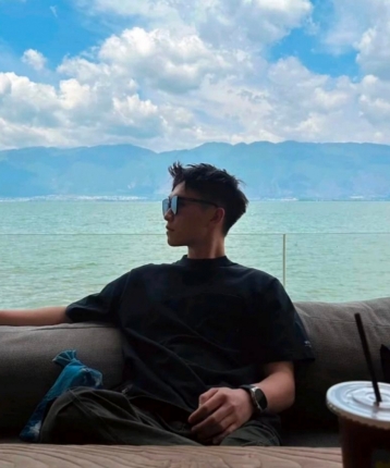 久未放晴的天空的头像