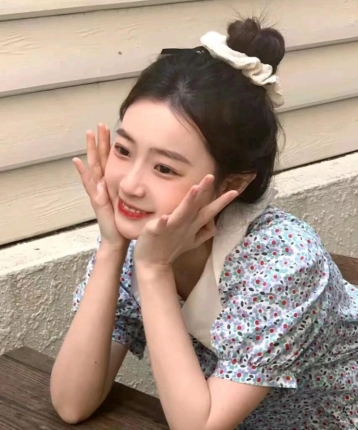 甜甜不爱笑的头像