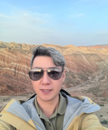 朽木精雕的头像