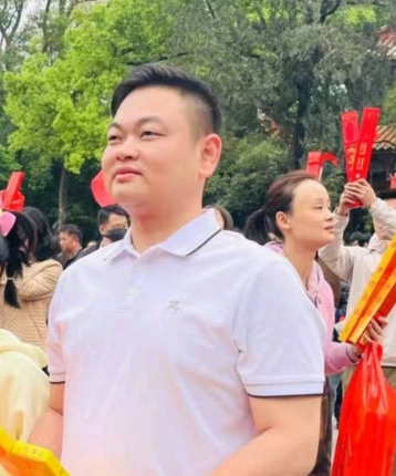 贱不贱的头像