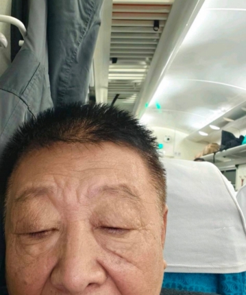 中老年妇女的偶像的头像