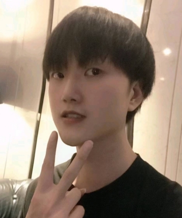 害羞男孩的头像