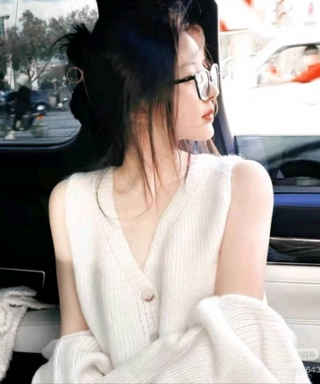 安静的女子的头像