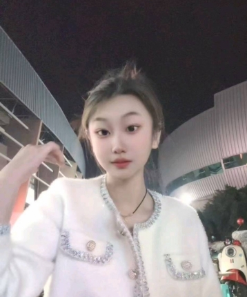 aini兮兮的头像