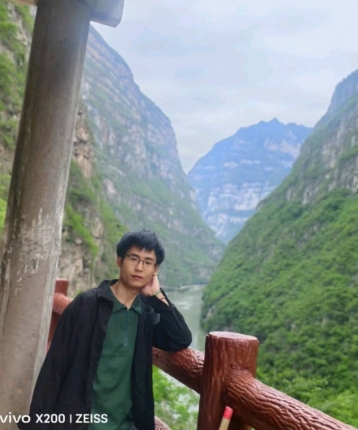 那一年的盛夏的头像