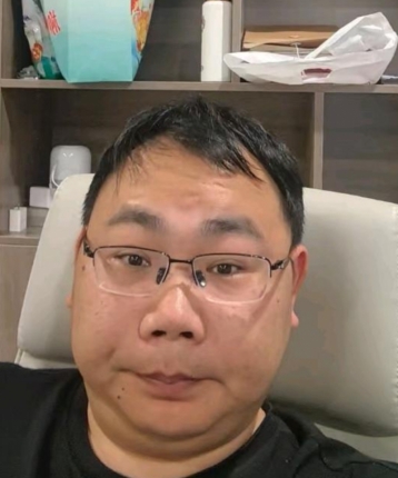 偶尔傻傻的的头像