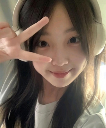 风吹的发梢的头像