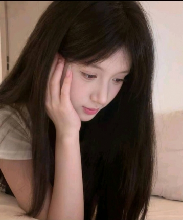 窃窃私语的头像