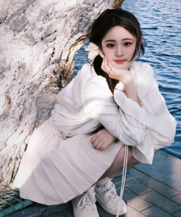 七月的猫的头像