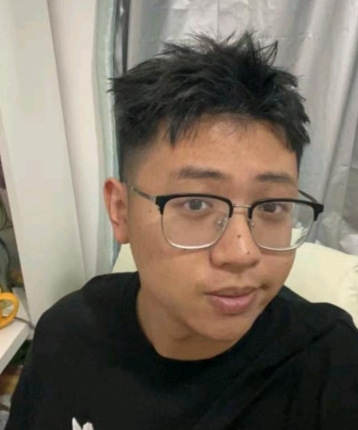 亲吻鲨鱼的头像