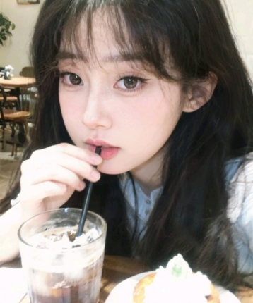 蓝花朵朵的头像