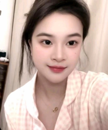 难受的困困的头像