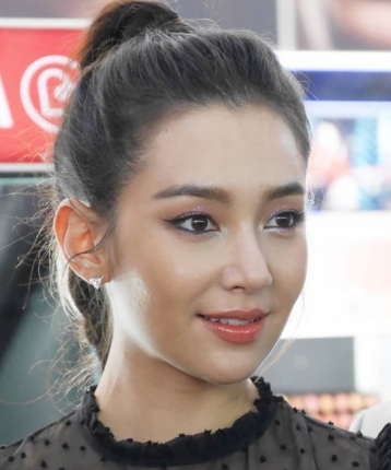 要喝够七杯热水的头像