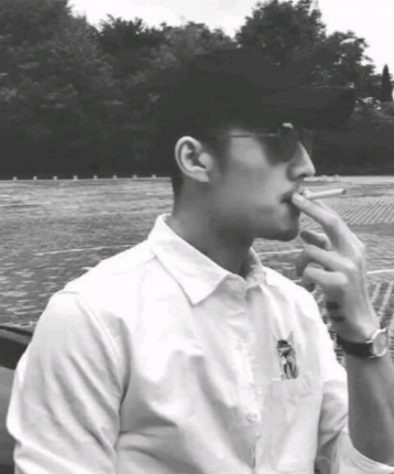 酒醉的松鼠的头像