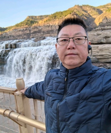 轻歌入云霄的头像